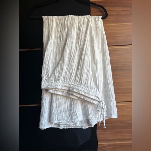 Dresses & Skirts - Elegant White Women's Skirt